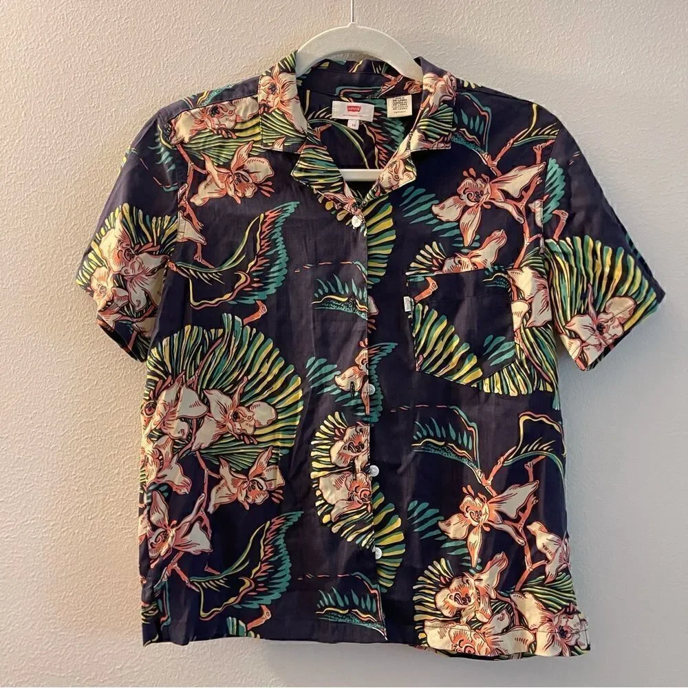 Levi’s hawian shirt size Xs
